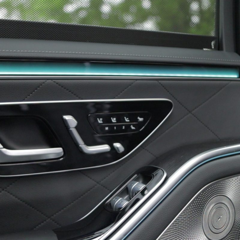 S-class rear seat buttons